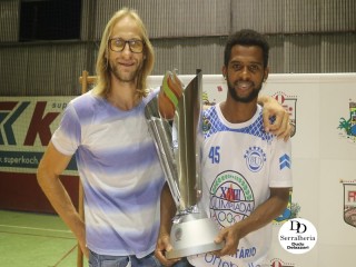 
<a style='margin-left: 5px;' class='btn btn-xs btn-social btn-facebook' href='https://www.facebook.com/sharer/sharer.php?u=https://www.boladovale.com.br/imgs/800-800-90/conteudo/fotos/1813/img6032.jpg' rel='popup' data-width='500' data-height='400'><i class='fa fa-facebook'></i>Compartilhar <span class='hidden-xs'>no Facebook</span>
</a> 
<a class='btn btn-default btn-xs' target='_blank' href='imgs/800-800-90/conteudo/fotos/1813/img6032.jpg'>
<span class='glyphicon glyphicon-cloud-download'></span> Salvar
</a> 
<span></span>