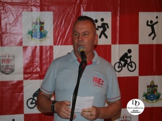 
<a style='margin-left: 5px;' class='btn btn-xs btn-social btn-facebook' href='https://www.facebook.com/sharer/sharer.php?u=https://www.boladovale.com.br/imgs/800-800-90/conteudo/fotos/1814/img9229.jpg' rel='popup' data-width='500' data-height='400'><i class='fa fa-facebook'></i>Compartilhar <span class='hidden-xs'>no Facebook</span>
</a> 
<a class='btn btn-default btn-xs' target='_blank' href='imgs/800-800-90/conteudo/fotos/1814/img9229.jpg'>
<span class='glyphicon glyphicon-cloud-download'></span> Salvar
</a> 
<span></span>