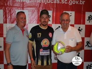 
<a style='margin-left: 5px;' class='btn btn-xs btn-social btn-facebook' href='https://www.facebook.com/sharer/sharer.php?u=https://www.boladovale.com.br/imgs/800-800-90/conteudo/fotos/1814/img9233.jpg' rel='popup' data-width='500' data-height='400'><i class='fa fa-facebook'></i>Compartilhar <span class='hidden-xs'>no Facebook</span>
</a> 
<a class='btn btn-default btn-xs' target='_blank' href='imgs/800-800-90/conteudo/fotos/1814/img9233.jpg'>
<span class='glyphicon glyphicon-cloud-download'></span> Salvar
</a> 
<span></span>