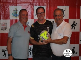 
<a style='margin-left: 5px;' class='btn btn-xs btn-social btn-facebook' href='https://www.facebook.com/sharer/sharer.php?u=https://www.boladovale.com.br/imgs/800-800-90/conteudo/fotos/1814/img9257.jpg' rel='popup' data-width='500' data-height='400'><i class='fa fa-facebook'></i>Compartilhar <span class='hidden-xs'>no Facebook</span>
</a> 
<a class='btn btn-default btn-xs' target='_blank' href='imgs/800-800-90/conteudo/fotos/1814/img9257.jpg'>
<span class='glyphicon glyphicon-cloud-download'></span> Salvar
</a> 
<span></span>