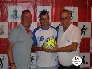 
<a style='margin-left: 5px;' class='btn btn-xs btn-social btn-facebook' href='https://www.facebook.com/sharer/sharer.php?u=https://www.boladovale.com.br/imgs/800-800-90/conteudo/fotos/1814/img9265.jpg' rel='popup' data-width='500' data-height='400'><i class='fa fa-facebook'></i>Compartilhar <span class='hidden-xs'>no Facebook</span>
</a> 
<a class='btn btn-default btn-xs' target='_blank' href='imgs/800-800-90/conteudo/fotos/1814/img9265.jpg'>
<span class='glyphicon glyphicon-cloud-download'></span> Salvar
</a> 
<span></span>
