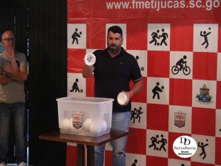 
<a style='margin-left: 5px;' class='btn btn-xs btn-social btn-facebook' href='https://www.facebook.com/sharer/sharer.php?u=https://www.boladovale.com.br/imgs/800-800-90/conteudo/fotos/1814/img9283.jpg' rel='popup' data-width='500' data-height='400'><i class='fa fa-facebook'></i>Compartilhar <span class='hidden-xs'>no Facebook</span>
</a> 
<a class='btn btn-default btn-xs' target='_blank' href='imgs/800-800-90/conteudo/fotos/1814/img9283.jpg'>
<span class='glyphicon glyphicon-cloud-download'></span> Salvar
</a> 
<span></span>