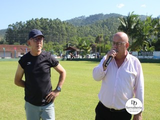 
<a style='margin-left: 5px;' class='btn btn-xs btn-social btn-facebook' href='https://www.facebook.com/sharer/sharer.php?u=https://www.boladovale.com.br/imgs/800-800-90/conteudo/fotos/1815/img4609.jpg' rel='popup' data-width='500' data-height='400'><i class='fa fa-facebook'></i>Compartilhar <span class='hidden-xs'>no Facebook</span>
</a> 
<a class='btn btn-default btn-xs' target='_blank' href='imgs/800-800-90/conteudo/fotos/1815/img4609.jpg'>
<span class='glyphicon glyphicon-cloud-download'></span> Salvar
</a> 
<span></span>
