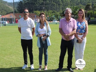 
<a style='margin-left: 5px;' class='btn btn-xs btn-social btn-facebook' href='https://www.facebook.com/sharer/sharer.php?u=https://www.boladovale.com.br/imgs/800-800-90/conteudo/fotos/1815/img4615.jpg' rel='popup' data-width='500' data-height='400'><i class='fa fa-facebook'></i>Compartilhar <span class='hidden-xs'>no Facebook</span>
</a> 
<a class='btn btn-default btn-xs' target='_blank' href='imgs/800-800-90/conteudo/fotos/1815/img4615.jpg'>
<span class='glyphicon glyphicon-cloud-download'></span> Salvar
</a> 
<span></span>