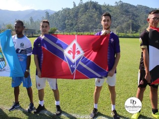 
<a style='margin-left: 5px;' class='btn btn-xs btn-social btn-facebook' href='https://www.facebook.com/sharer/sharer.php?u=https://www.boladovale.com.br/imgs/800-800-90/conteudo/fotos/1815/img4668.jpg' rel='popup' data-width='500' data-height='400'><i class='fa fa-facebook'></i>Compartilhar <span class='hidden-xs'>no Facebook</span>
</a> 
<a class='btn btn-default btn-xs' target='_blank' href='imgs/800-800-90/conteudo/fotos/1815/img4668.jpg'>
<span class='glyphicon glyphicon-cloud-download'></span> Salvar
</a> 
<span></span>