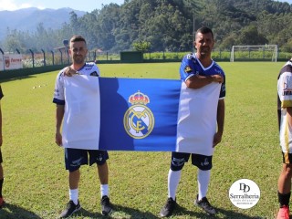 
<a style='margin-left: 5px;' class='btn btn-xs btn-social btn-facebook' href='https://www.facebook.com/sharer/sharer.php?u=https://www.boladovale.com.br/imgs/800-800-90/conteudo/fotos/1815/img4680.jpg' rel='popup' data-width='500' data-height='400'><i class='fa fa-facebook'></i>Compartilhar <span class='hidden-xs'>no Facebook</span>
</a> 
<a class='btn btn-default btn-xs' target='_blank' href='imgs/800-800-90/conteudo/fotos/1815/img4680.jpg'>
<span class='glyphicon glyphicon-cloud-download'></span> Salvar
</a> 
<span></span>