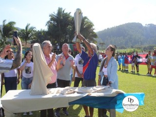 
<a style='margin-left: 5px;' class='btn btn-xs btn-social btn-facebook' href='https://www.facebook.com/sharer/sharer.php?u=https://www.boladovale.com.br/imgs/800-800-90/conteudo/fotos/1815/img4714.jpg' rel='popup' data-width='500' data-height='400'><i class='fa fa-facebook'></i>Compartilhar <span class='hidden-xs'>no Facebook</span>
</a> 
<a class='btn btn-default btn-xs' target='_blank' href='imgs/800-800-90/conteudo/fotos/1815/img4714.jpg'>
<span class='glyphicon glyphicon-cloud-download'></span> Salvar
</a> 
<span></span>