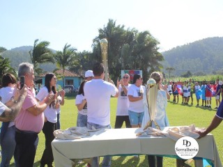 
<a style='margin-left: 5px;' class='btn btn-xs btn-social btn-facebook' href='https://www.facebook.com/sharer/sharer.php?u=https://www.boladovale.com.br/imgs/800-800-90/conteudo/fotos/1815/img4746.jpg' rel='popup' data-width='500' data-height='400'><i class='fa fa-facebook'></i>Compartilhar <span class='hidden-xs'>no Facebook</span>
</a> 
<a class='btn btn-default btn-xs' target='_blank' href='imgs/800-800-90/conteudo/fotos/1815/img4746.jpg'>
<span class='glyphicon glyphicon-cloud-download'></span> Salvar
</a> 
<span></span>