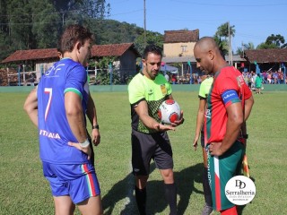 
<a style='margin-left: 5px;' class='btn btn-xs btn-social btn-facebook' href='https://www.facebook.com/sharer/sharer.php?u=https://www.boladovale.com.br/imgs/800-800-90/conteudo/fotos/1816/img4883.jpg' rel='popup' data-width='500' data-height='400'><i class='fa fa-facebook'></i>Compartilhar <span class='hidden-xs'>no Facebook</span>
</a> 
<a class='btn btn-default btn-xs' target='_blank' href='imgs/800-800-90/conteudo/fotos/1816/img4883.jpg'>
<span class='glyphicon glyphicon-cloud-download'></span> Salvar
</a> 
<span></span>