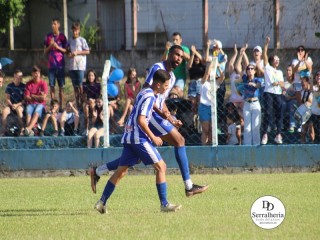 
<a style='margin-left: 5px;' class='btn btn-xs btn-social btn-facebook' href='https://www.facebook.com/sharer/sharer.php?u=https://www.boladovale.com.br/imgs/800-800-90/conteudo/fotos/1817/img5435.jpg' rel='popup' data-width='500' data-height='400'><i class='fa fa-facebook'></i>Compartilhar <span class='hidden-xs'>no Facebook</span>
</a> 
<a class='btn btn-default btn-xs' target='_blank' href='imgs/800-800-90/conteudo/fotos/1817/img5435.jpg'>
<span class='glyphicon glyphicon-cloud-download'></span> Salvar
</a> 
<span></span>