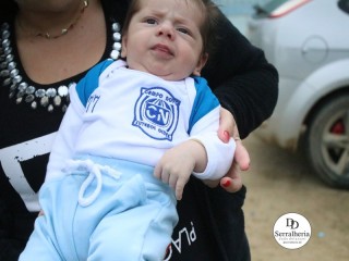 
<a style='margin-left: 5px;' class='btn btn-xs btn-social btn-facebook' href='https://www.facebook.com/sharer/sharer.php?u=https://www.boladovale.com.br/imgs/800-800-90/conteudo/fotos/1828/img8318.jpg' rel='popup' data-width='500' data-height='400'><i class='fa fa-facebook'></i>Compartilhar <span class='hidden-xs'>no Facebook</span>
</a> 
<a class='btn btn-default btn-xs' target='_blank' href='imgs/800-800-90/conteudo/fotos/1828/img8318.jpg'>
<span class='glyphicon glyphicon-cloud-download'></span> Salvar
</a> 
<span></span>