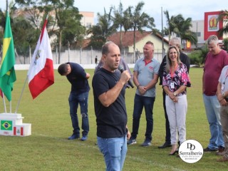
<a style='margin-left: 5px;' class='btn btn-xs btn-social btn-facebook' href='https://www.facebook.com/sharer/sharer.php?u=https://www.boladovale.com.br/imgs/800-800-90/conteudo/fotos/1829/img8394.jpg' rel='popup' data-width='500' data-height='400'><i class='fa fa-facebook'></i>Compartilhar <span class='hidden-xs'>no Facebook</span>
</a> 
<a class='btn btn-default btn-xs' target='_blank' href='imgs/800-800-90/conteudo/fotos/1829/img8394.jpg'>
<span class='glyphicon glyphicon-cloud-download'></span> Salvar
</a> 
<span></span>