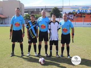 
<a style='margin-left: 5px;' class='btn btn-xs btn-social btn-facebook' href='https://www.facebook.com/sharer/sharer.php?u=https://www.boladovale.com.br/imgs/800-800-90/conteudo/fotos/1830/img8416.jpg' rel='popup' data-width='500' data-height='400'><i class='fa fa-facebook'></i>Compartilhar <span class='hidden-xs'>no Facebook</span>
</a> 
<a class='btn btn-default btn-xs' target='_blank' href='imgs/800-800-90/conteudo/fotos/1830/img8416.jpg'>
<span class='glyphicon glyphicon-cloud-download'></span> Salvar
</a> 
<span></span>