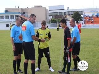 
<a style='margin-left: 5px;' class='btn btn-xs btn-social btn-facebook' href='https://www.facebook.com/sharer/sharer.php?u=https://www.boladovale.com.br/imgs/800-800-90/conteudo/fotos/1830/img8484.jpg' rel='popup' data-width='500' data-height='400'><i class='fa fa-facebook'></i>Compartilhar <span class='hidden-xs'>no Facebook</span>
</a> 
<a class='btn btn-default btn-xs' target='_blank' href='imgs/800-800-90/conteudo/fotos/1830/img8484.jpg'>
<span class='glyphicon glyphicon-cloud-download'></span> Salvar
</a> 
<span></span>
