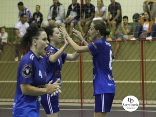 
<a style='margin-left: 5px;' class='btn btn-xs btn-social btn-facebook' href='https://www.facebook.com/sharer/sharer.php?u=https://www.boladovale.com.br/imgs/800-800-90/conteudo/fotos/1836/img9185.jpg' rel='popup' data-width='500' data-height='400'><i class='fa fa-facebook'></i>Compartilhar <span class='hidden-xs'>no Facebook</span>
</a> 
<a class='btn btn-default btn-xs' target='_blank' href='imgs/800-800-90/conteudo/fotos/1836/img9185.jpg'>
<span class='glyphicon glyphicon-cloud-download'></span> Salvar
</a> 
<span></span>