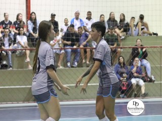 
<a style='margin-left: 5px;' class='btn btn-xs btn-social btn-facebook' href='https://www.facebook.com/sharer/sharer.php?u=https://www.boladovale.com.br/imgs/800-800-90/conteudo/fotos/1837/img9438.jpg' rel='popup' data-width='500' data-height='400'><i class='fa fa-facebook'></i>Compartilhar <span class='hidden-xs'>no Facebook</span>
</a> 
<a class='btn btn-default btn-xs' target='_blank' href='imgs/800-800-90/conteudo/fotos/1837/img9438.jpg'>
<span class='glyphicon glyphicon-cloud-download'></span> Salvar
</a> 
<span></span>