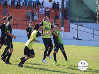 
<a style='margin-left: 5px;' class='btn btn-xs btn-social btn-facebook' href='https://www.facebook.com/sharer/sharer.php?u=https://www.boladovale.com.br/imgs/800-800-90/conteudo/fotos/1840/img9850.jpg' rel='popup' data-width='500' data-height='400'><i class='fa fa-facebook'></i>Compartilhar <span class='hidden-xs'>no Facebook</span>
</a> 
<a class='btn btn-default btn-xs' target='_blank' href='imgs/800-800-90/conteudo/fotos/1840/img9850.jpg'>
<span class='glyphicon glyphicon-cloud-download'></span> Salvar
</a> 
<span></span>