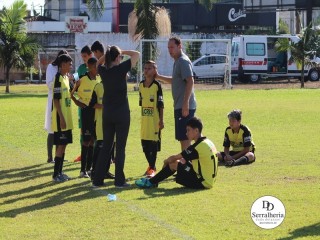 
<a style='margin-left: 5px;' class='btn btn-xs btn-social btn-facebook' href='https://www.facebook.com/sharer/sharer.php?u=https://www.boladovale.com.br/imgs/800-800-90/conteudo/fotos/1840/img9921.jpg' rel='popup' data-width='500' data-height='400'><i class='fa fa-facebook'></i>Compartilhar <span class='hidden-xs'>no Facebook</span>
</a> 
<a class='btn btn-default btn-xs' target='_blank' href='imgs/800-800-90/conteudo/fotos/1840/img9921.jpg'>
<span class='glyphicon glyphicon-cloud-download'></span> Salvar
</a> 
<span></span>