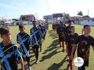 
<a style='margin-left: 5px;' class='btn btn-xs btn-social btn-facebook' href='https://www.facebook.com/sharer/sharer.php?u=https://www.boladovale.com.br/imgs/800-800-90/conteudo/fotos/1841/img0039.jpg' rel='popup' data-width='500' data-height='400'><i class='fa fa-facebook'></i>Compartilhar <span class='hidden-xs'>no Facebook</span>
</a> 
<a class='btn btn-default btn-xs' target='_blank' href='imgs/800-800-90/conteudo/fotos/1841/img0039.jpg'>
<span class='glyphicon glyphicon-cloud-download'></span> Salvar
</a> 
<span></span>