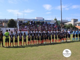 
<a style='margin-left: 5px;' class='btn btn-xs btn-social btn-facebook' href='https://www.facebook.com/sharer/sharer.php?u=https://www.boladovale.com.br/imgs/800-800-90/conteudo/fotos/1841/img0060.jpg' rel='popup' data-width='500' data-height='400'><i class='fa fa-facebook'></i>Compartilhar <span class='hidden-xs'>no Facebook</span>
</a> 
<a class='btn btn-default btn-xs' target='_blank' href='imgs/800-800-90/conteudo/fotos/1841/img0060.jpg'>
<span class='glyphicon glyphicon-cloud-download'></span> Salvar
</a> 
<span></span>