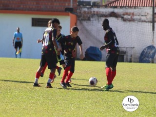 
<a style='margin-left: 5px;' class='btn btn-xs btn-social btn-facebook' href='https://www.facebook.com/sharer/sharer.php?u=https://www.boladovale.com.br/imgs/800-800-90/conteudo/fotos/1841/img0106.jpg' rel='popup' data-width='500' data-height='400'><i class='fa fa-facebook'></i>Compartilhar <span class='hidden-xs'>no Facebook</span>
</a> 
<a class='btn btn-default btn-xs' target='_blank' href='imgs/800-800-90/conteudo/fotos/1841/img0106.jpg'>
<span class='glyphicon glyphicon-cloud-download'></span> Salvar
</a> 
<span></span>