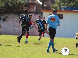 
<a style='margin-left: 5px;' class='btn btn-xs btn-social btn-facebook' href='https://www.facebook.com/sharer/sharer.php?u=https://www.boladovale.com.br/imgs/800-800-90/conteudo/fotos/1841/img0158.jpg' rel='popup' data-width='500' data-height='400'><i class='fa fa-facebook'></i>Compartilhar <span class='hidden-xs'>no Facebook</span>
</a> 
<a class='btn btn-default btn-xs' target='_blank' href='imgs/800-800-90/conteudo/fotos/1841/img0158.jpg'>
<span class='glyphicon glyphicon-cloud-download'></span> Salvar
</a> 
<span></span>