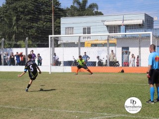 
<a style='margin-left: 5px;' class='btn btn-xs btn-social btn-facebook' href='https://www.facebook.com/sharer/sharer.php?u=https://www.boladovale.com.br/imgs/800-800-90/conteudo/fotos/1841/img0258.jpg' rel='popup' data-width='500' data-height='400'><i class='fa fa-facebook'></i>Compartilhar <span class='hidden-xs'>no Facebook</span>
</a> 
<a class='btn btn-default btn-xs' target='_blank' href='imgs/800-800-90/conteudo/fotos/1841/img0258.jpg'>
<span class='glyphicon glyphicon-cloud-download'></span> Salvar
</a> 
<span></span>