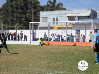 
<a style='margin-left: 5px;' class='btn btn-xs btn-social btn-facebook' href='https://www.facebook.com/sharer/sharer.php?u=https://www.boladovale.com.br/imgs/800-800-90/conteudo/fotos/1841/img0306.jpg' rel='popup' data-width='500' data-height='400'><i class='fa fa-facebook'></i>Compartilhar <span class='hidden-xs'>no Facebook</span>
</a> 
<a class='btn btn-default btn-xs' target='_blank' href='imgs/800-800-90/conteudo/fotos/1841/img0306.jpg'>
<span class='glyphicon glyphicon-cloud-download'></span> Salvar
</a> 
<span></span>