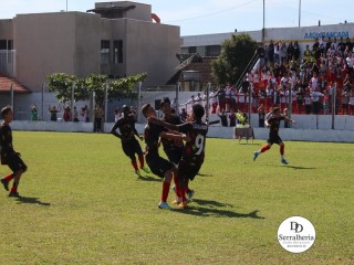 
<a style='margin-left: 5px;' class='btn btn-xs btn-social btn-facebook' href='https://www.facebook.com/sharer/sharer.php?u=https://www.boladovale.com.br/imgs/800-800-90/conteudo/fotos/1841/img0343.jpg' rel='popup' data-width='500' data-height='400'><i class='fa fa-facebook'></i>Compartilhar <span class='hidden-xs'>no Facebook</span>
</a> 
<a class='btn btn-default btn-xs' target='_blank' href='imgs/800-800-90/conteudo/fotos/1841/img0343.jpg'>
<span class='glyphicon glyphicon-cloud-download'></span> Salvar
</a> 
<span></span>