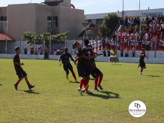 
<a style='margin-left: 5px;' class='btn btn-xs btn-social btn-facebook' href='https://www.facebook.com/sharer/sharer.php?u=https://www.boladovale.com.br/imgs/800-800-90/conteudo/fotos/1841/img0344.jpg' rel='popup' data-width='500' data-height='400'><i class='fa fa-facebook'></i>Compartilhar <span class='hidden-xs'>no Facebook</span>
</a> 
<a class='btn btn-default btn-xs' target='_blank' href='imgs/800-800-90/conteudo/fotos/1841/img0344.jpg'>
<span class='glyphicon glyphicon-cloud-download'></span> Salvar
</a> 
<span></span>