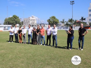 
<a style='margin-left: 5px;' class='btn btn-xs btn-social btn-facebook' href='https://www.facebook.com/sharer/sharer.php?u=https://www.boladovale.com.br/imgs/800-800-90/conteudo/fotos/1842/img0365.jpg' rel='popup' data-width='500' data-height='400'><i class='fa fa-facebook'></i>Compartilhar <span class='hidden-xs'>no Facebook</span>
</a> 
<a class='btn btn-default btn-xs' target='_blank' href='imgs/800-800-90/conteudo/fotos/1842/img0365.jpg'>
<span class='glyphicon glyphicon-cloud-download'></span> Salvar
</a> 
<span></span>