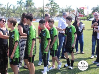 
<a style='margin-left: 5px;' class='btn btn-xs btn-social btn-facebook' href='https://www.facebook.com/sharer/sharer.php?u=https://www.boladovale.com.br/imgs/800-800-90/conteudo/fotos/1842/img0390.jpg' rel='popup' data-width='500' data-height='400'><i class='fa fa-facebook'></i>Compartilhar <span class='hidden-xs'>no Facebook</span>
</a> 
<a class='btn btn-default btn-xs' target='_blank' href='imgs/800-800-90/conteudo/fotos/1842/img0390.jpg'>
<span class='glyphicon glyphicon-cloud-download'></span> Salvar
</a> 
<span></span>