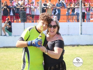 
<a style='margin-left: 5px;' class='btn btn-xs btn-social btn-facebook' href='https://www.facebook.com/sharer/sharer.php?u=https://www.boladovale.com.br/imgs/800-800-90/conteudo/fotos/1842/img0410.jpg' rel='popup' data-width='500' data-height='400'><i class='fa fa-facebook'></i>Compartilhar <span class='hidden-xs'>no Facebook</span>
</a> 
<a class='btn btn-default btn-xs' target='_blank' href='imgs/800-800-90/conteudo/fotos/1842/img0410.jpg'>
<span class='glyphicon glyphicon-cloud-download'></span> Salvar
</a> 
<span></span>