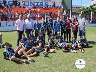 
<a style='margin-left: 5px;' class='btn btn-xs btn-social btn-facebook' href='https://www.facebook.com/sharer/sharer.php?u=https://www.boladovale.com.br/imgs/800-800-90/conteudo/fotos/1842/img0419.jpg' rel='popup' data-width='500' data-height='400'><i class='fa fa-facebook'></i>Compartilhar <span class='hidden-xs'>no Facebook</span>
</a> 
<a class='btn btn-default btn-xs' target='_blank' href='imgs/800-800-90/conteudo/fotos/1842/img0419.jpg'>
<span class='glyphicon glyphicon-cloud-download'></span> Salvar
</a> 
<span></span>