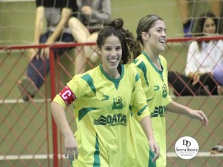 
<a style='margin-left: 5px;' class='btn btn-xs btn-social btn-facebook' href='https://www.facebook.com/sharer/sharer.php?u=https://www.boladovale.com.br/imgs/800-800-90/conteudo/fotos/1844/img0672.jpg' rel='popup' data-width='500' data-height='400'><i class='fa fa-facebook'></i>Compartilhar <span class='hidden-xs'>no Facebook</span>
</a> 
<a class='btn btn-default btn-xs' target='_blank' href='imgs/800-800-90/conteudo/fotos/1844/img0672.jpg'>
<span class='glyphicon glyphicon-cloud-download'></span> Salvar
</a> 
<span></span>