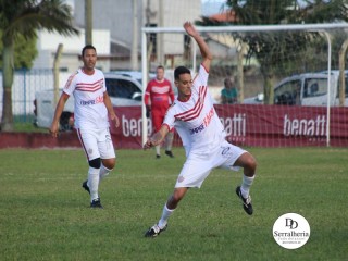 
<a style='margin-left: 5px;' class='btn btn-xs btn-social btn-facebook' href='https://www.facebook.com/sharer/sharer.php?u=https://www.boladovale.com.br/imgs/800-800-90/conteudo/fotos/1847/img1375.jpg' rel='popup' data-width='500' data-height='400'><i class='fa fa-facebook'></i>Compartilhar <span class='hidden-xs'>no Facebook</span>
</a> 
<a class='btn btn-default btn-xs' target='_blank' href='imgs/800-800-90/conteudo/fotos/1847/img1375.jpg'>
<span class='glyphicon glyphicon-cloud-download'></span> Salvar
</a> 
<span></span>