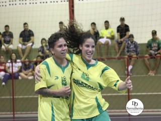 
<a style='margin-left: 5px;' class='btn btn-xs btn-social btn-facebook' href='https://www.facebook.com/sharer/sharer.php?u=https://www.boladovale.com.br/imgs/800-800-90/conteudo/fotos/1850/img1825.jpg' rel='popup' data-width='500' data-height='400'><i class='fa fa-facebook'></i>Compartilhar <span class='hidden-xs'>no Facebook</span>
</a> 
<a class='btn btn-default btn-xs' target='_blank' href='imgs/800-800-90/conteudo/fotos/1850/img1825.jpg'>
<span class='glyphicon glyphicon-cloud-download'></span> Salvar
</a> 
<span></span>