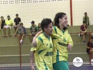 
<a style='margin-left: 5px;' class='btn btn-xs btn-social btn-facebook' href='https://www.facebook.com/sharer/sharer.php?u=https://www.boladovale.com.br/imgs/800-800-90/conteudo/fotos/1850/img1826.jpg' rel='popup' data-width='500' data-height='400'><i class='fa fa-facebook'></i>Compartilhar <span class='hidden-xs'>no Facebook</span>
</a> 
<a class='btn btn-default btn-xs' target='_blank' href='imgs/800-800-90/conteudo/fotos/1850/img1826.jpg'>
<span class='glyphicon glyphicon-cloud-download'></span> Salvar
</a> 
<span></span>