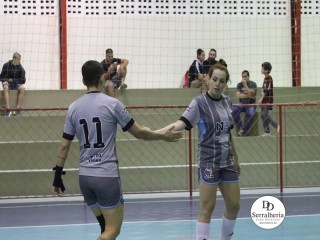 
<a style='margin-left: 5px;' class='btn btn-xs btn-social btn-facebook' href='https://www.facebook.com/sharer/sharer.php?u=https://www.boladovale.com.br/imgs/800-800-90/conteudo/fotos/1855/img2665.jpg' rel='popup' data-width='500' data-height='400'><i class='fa fa-facebook'></i>Compartilhar <span class='hidden-xs'>no Facebook</span>
</a> 
<a class='btn btn-default btn-xs' target='_blank' href='imgs/800-800-90/conteudo/fotos/1855/img2665.jpg'>
<span class='glyphicon glyphicon-cloud-download'></span> Salvar
</a> 
<span></span>