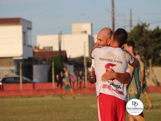 
<a style='margin-left: 5px;' class='btn btn-xs btn-social btn-facebook' href='https://www.facebook.com/sharer/sharer.php?u=https://www.boladovale.com.br/imgs/800-800-90/conteudo/fotos/1861/img4453.jpg' rel='popup' data-width='500' data-height='400'><i class='fa fa-facebook'></i>Compartilhar <span class='hidden-xs'>no Facebook</span>
</a> 
<a class='btn btn-default btn-xs' target='_blank' href='imgs/800-800-90/conteudo/fotos/1861/img4453.jpg'>
<span class='glyphicon glyphicon-cloud-download'></span> Salvar
</a> 
<span></span>