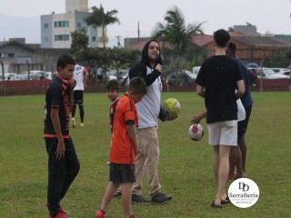 
<a style='margin-left: 5px;' class='btn btn-xs btn-social btn-facebook' href='https://www.facebook.com/sharer/sharer.php?u=https://www.boladovale.com.br/imgs/800-800-90/conteudo/fotos/1863/img5174.jpg' rel='popup' data-width='500' data-height='400'><i class='fa fa-facebook'></i>Compartilhar <span class='hidden-xs'>no Facebook</span>
</a> 
<a class='btn btn-default btn-xs' target='_blank' href='imgs/800-800-90/conteudo/fotos/1863/img5174.jpg'>
<span class='glyphicon glyphicon-cloud-download'></span> Salvar
</a> 
<span></span>