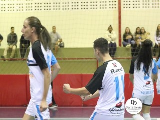 
<a style='margin-left: 5px;' class='btn btn-xs btn-social btn-facebook' href='https://www.facebook.com/sharer/sharer.php?u=https://www.boladovale.com.br/imgs/800-800-90/conteudo/fotos/1865/img5457.jpg' rel='popup' data-width='500' data-height='400'><i class='fa fa-facebook'></i>Compartilhar <span class='hidden-xs'>no Facebook</span>
</a> 
<a class='btn btn-default btn-xs' target='_blank' href='imgs/800-800-90/conteudo/fotos/1865/img5457.jpg'>
<span class='glyphicon glyphicon-cloud-download'></span> Salvar
</a> 
<span></span>