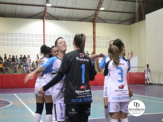 
<a style='margin-left: 5px;' class='btn btn-xs btn-social btn-facebook' href='https://www.facebook.com/sharer/sharer.php?u=https://www.boladovale.com.br/imgs/800-800-90/conteudo/fotos/1865/img5550.jpg' rel='popup' data-width='500' data-height='400'><i class='fa fa-facebook'></i>Compartilhar <span class='hidden-xs'>no Facebook</span>
</a> 
<a class='btn btn-default btn-xs' target='_blank' href='imgs/800-800-90/conteudo/fotos/1865/img5550.jpg'>
<span class='glyphicon glyphicon-cloud-download'></span> Salvar
</a> 
<span></span>