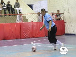 
<a style='margin-left: 5px;' class='btn btn-xs btn-social btn-facebook' href='https://www.facebook.com/sharer/sharer.php?u=https://www.boladovale.com.br/imgs/800-800-90/conteudo/fotos/1867/img5845.jpg' rel='popup' data-width='500' data-height='400'><i class='fa fa-facebook'></i>Compartilhar <span class='hidden-xs'>no Facebook</span>
</a> 
<a class='btn btn-default btn-xs' target='_blank' href='imgs/800-800-90/conteudo/fotos/1867/img5845.jpg'>
<span class='glyphicon glyphicon-cloud-download'></span> Salvar
</a> 
<span></span>