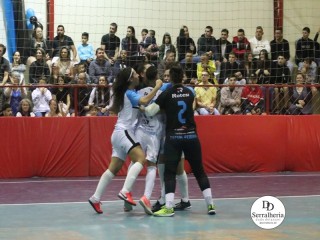 
<a style='margin-left: 5px;' class='btn btn-xs btn-social btn-facebook' href='https://www.facebook.com/sharer/sharer.php?u=https://www.boladovale.com.br/imgs/800-800-90/conteudo/fotos/1869/img6287.jpg' rel='popup' data-width='500' data-height='400'><i class='fa fa-facebook'></i>Compartilhar <span class='hidden-xs'>no Facebook</span>
</a> 
<a class='btn btn-default btn-xs' target='_blank' href='imgs/800-800-90/conteudo/fotos/1869/img6287.jpg'>
<span class='glyphicon glyphicon-cloud-download'></span> Salvar
</a> 
<span></span>