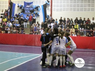 
<a style='margin-left: 5px;' class='btn btn-xs btn-social btn-facebook' href='https://www.facebook.com/sharer/sharer.php?u=https://www.boladovale.com.br/imgs/800-800-90/conteudo/fotos/1869/img6350.jpg' rel='popup' data-width='500' data-height='400'><i class='fa fa-facebook'></i>Compartilhar <span class='hidden-xs'>no Facebook</span>
</a> 
<a class='btn btn-default btn-xs' target='_blank' href='imgs/800-800-90/conteudo/fotos/1869/img6350.jpg'>
<span class='glyphicon glyphicon-cloud-download'></span> Salvar
</a> 
<span></span>