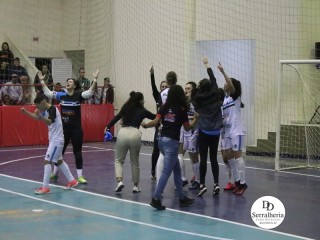 
<a style='margin-left: 5px;' class='btn btn-xs btn-social btn-facebook' href='https://www.facebook.com/sharer/sharer.php?u=https://www.boladovale.com.br/imgs/800-800-90/conteudo/fotos/1869/img6357.jpg' rel='popup' data-width='500' data-height='400'><i class='fa fa-facebook'></i>Compartilhar <span class='hidden-xs'>no Facebook</span>
</a> 
<a class='btn btn-default btn-xs' target='_blank' href='imgs/800-800-90/conteudo/fotos/1869/img6357.jpg'>
<span class='glyphicon glyphicon-cloud-download'></span> Salvar
</a> 
<span></span>