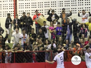 
<a style='margin-left: 5px;' class='btn btn-xs btn-social btn-facebook' href='https://www.facebook.com/sharer/sharer.php?u=https://www.boladovale.com.br/imgs/800-800-90/conteudo/fotos/1870/img6654.jpg' rel='popup' data-width='500' data-height='400'><i class='fa fa-facebook'></i>Compartilhar <span class='hidden-xs'>no Facebook</span>
</a> 
<a class='btn btn-default btn-xs' target='_blank' href='imgs/800-800-90/conteudo/fotos/1870/img6654.jpg'>
<span class='glyphicon glyphicon-cloud-download'></span> Salvar
</a> 
<span></span>