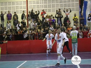 
<a style='margin-left: 5px;' class='btn btn-xs btn-social btn-facebook' href='https://www.facebook.com/sharer/sharer.php?u=https://www.boladovale.com.br/imgs/800-800-90/conteudo/fotos/1870/img6674.jpg' rel='popup' data-width='500' data-height='400'><i class='fa fa-facebook'></i>Compartilhar <span class='hidden-xs'>no Facebook</span>
</a> 
<a class='btn btn-default btn-xs' target='_blank' href='imgs/800-800-90/conteudo/fotos/1870/img6674.jpg'>
<span class='glyphicon glyphicon-cloud-download'></span> Salvar
</a> 
<span></span>