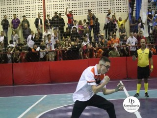 
<a style='margin-left: 5px;' class='btn btn-xs btn-social btn-facebook' href='https://www.facebook.com/sharer/sharer.php?u=https://www.boladovale.com.br/imgs/800-800-90/conteudo/fotos/1870/img6682.jpg' rel='popup' data-width='500' data-height='400'><i class='fa fa-facebook'></i>Compartilhar <span class='hidden-xs'>no Facebook</span>
</a> 
<a class='btn btn-default btn-xs' target='_blank' href='imgs/800-800-90/conteudo/fotos/1870/img6682.jpg'>
<span class='glyphicon glyphicon-cloud-download'></span> Salvar
</a> 
<span></span>